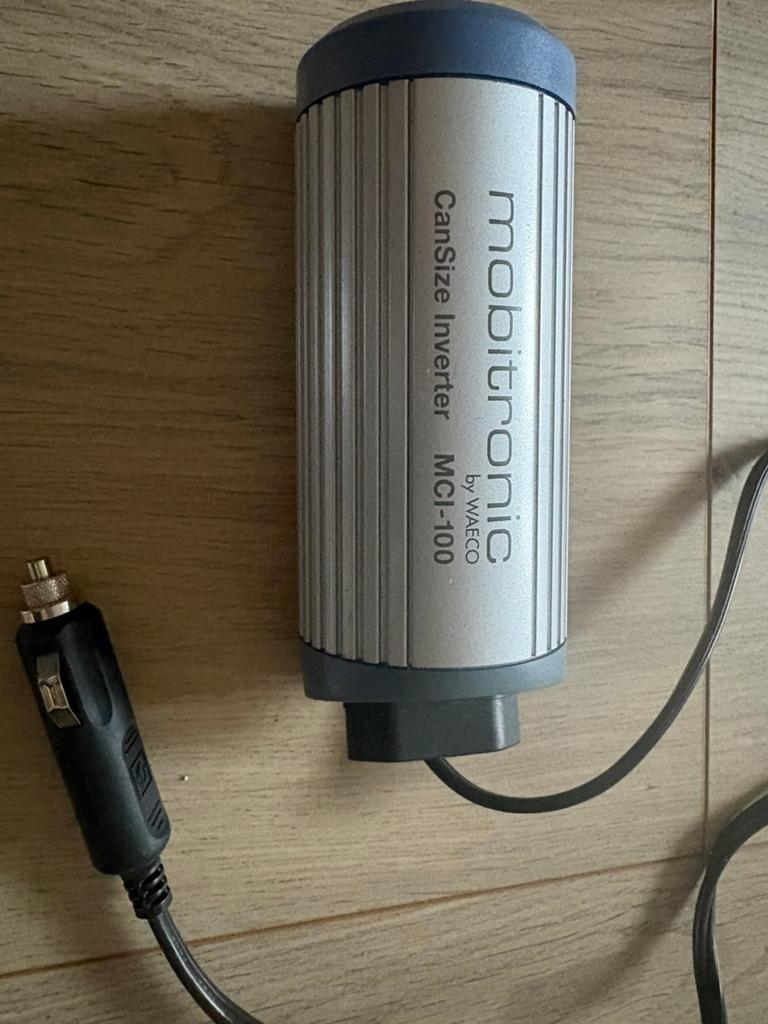 Mobitronic omvormer 12V naar 240Volt, Ophalen of Verzenden