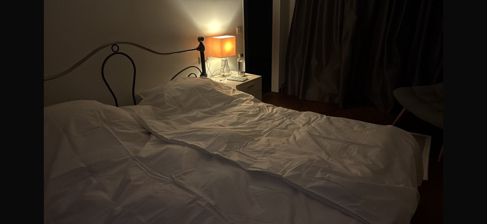 Bed 180 x 200, 75 m² of meer, Zwart, Overige typen, Ophalen of Verzenden