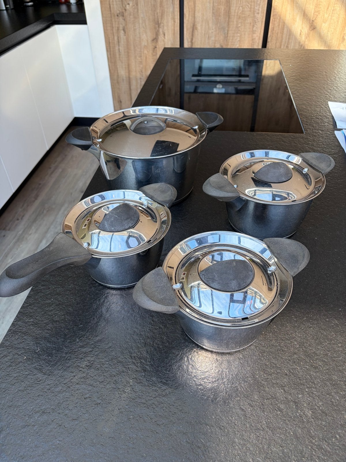 Qminair Pannenset BK - RVS met afneembare handvatten, Gebruikt, Met deksel, BK, Pannenset