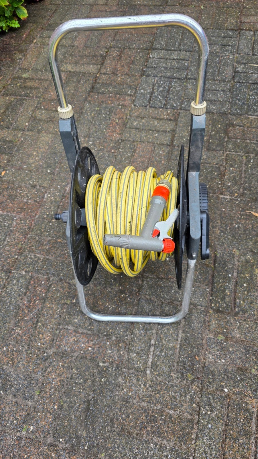 Gardena tuinslanghaspel met 18-19m slang en spuitpistool, Tuin en Terras, Tuinslangen, Ophalen of Verzenden, Gebruikt, Tuinslanghaspel