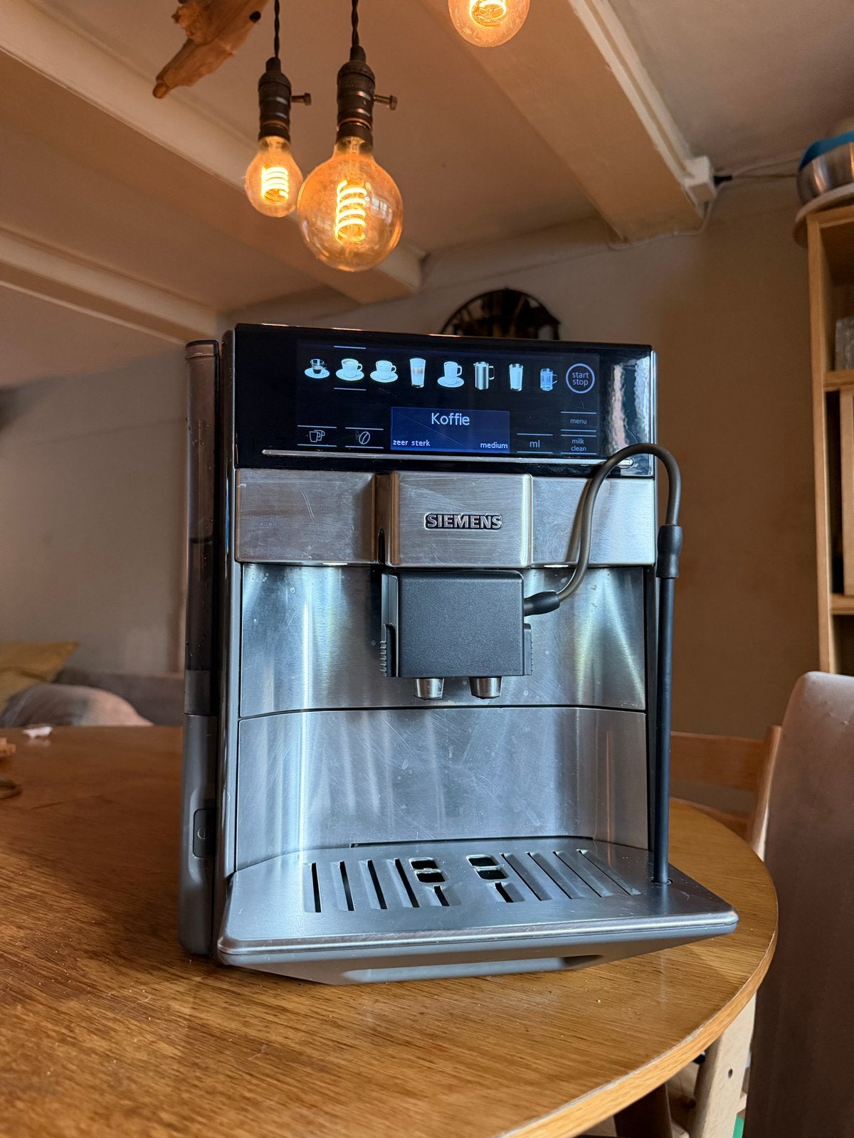 Siemens EQ.6 Series 700 volautomatische espressomachine, Witgoed en Apparatuur, Afneembaar waterreservoir, Gebruikt, Espresso apparaat