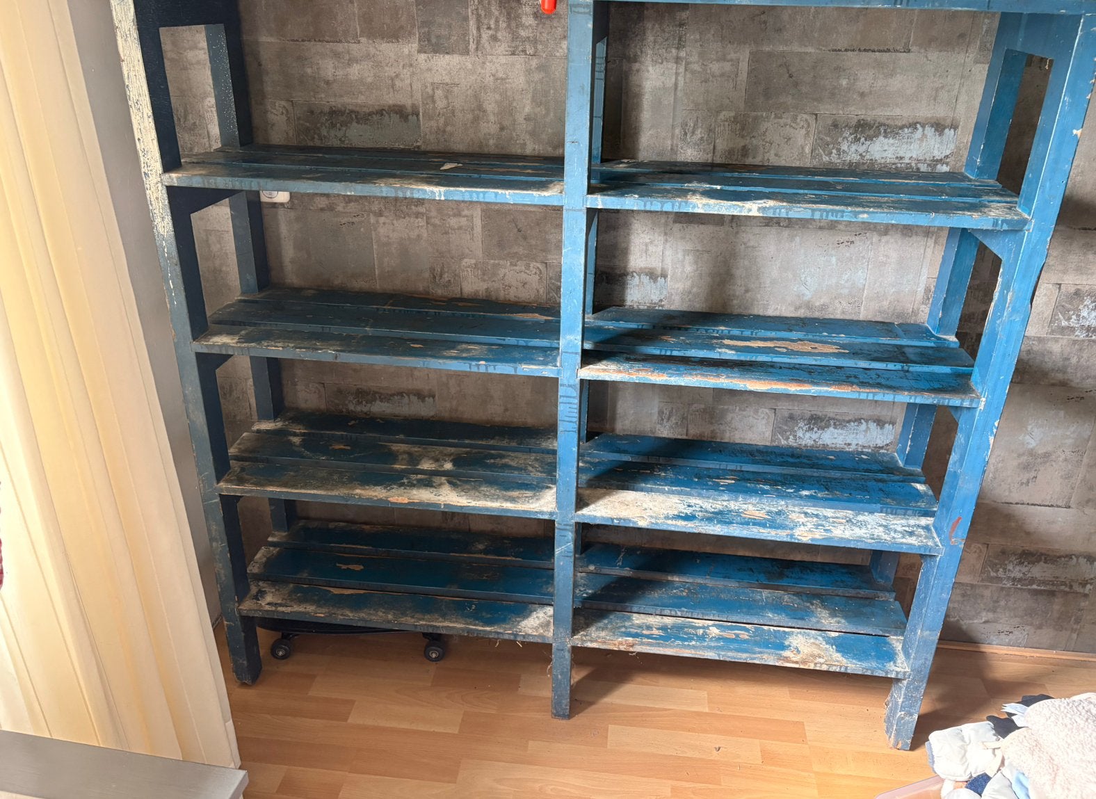 Oude houten authentieke stellingkast/vakkenkast, Ophalen