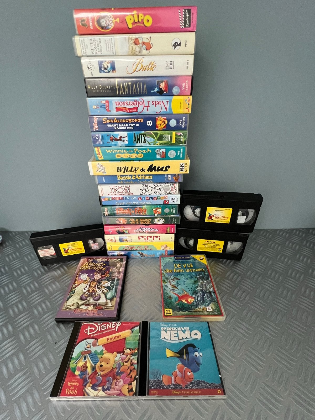 Grote collectie VHS en DVD's: Disney, Pipo, Bassie & Adriaan, Gebruikt, Animatie, Verzamelbox, Alle leeftijden