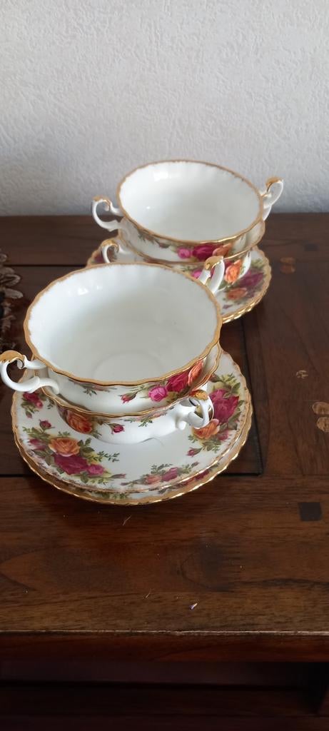 Set van 4 Royal Albert Old Country Roses soepkommen, Ophalen