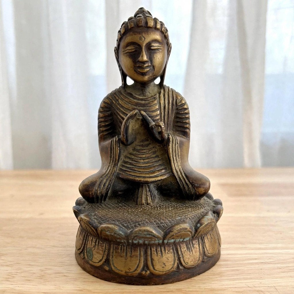 Vintage Bronzen Boeddha 11 cm op Lotustroon -Tibet / Nepal, Ophalen of Verzenden, 11 cm, Bruin, Metaal