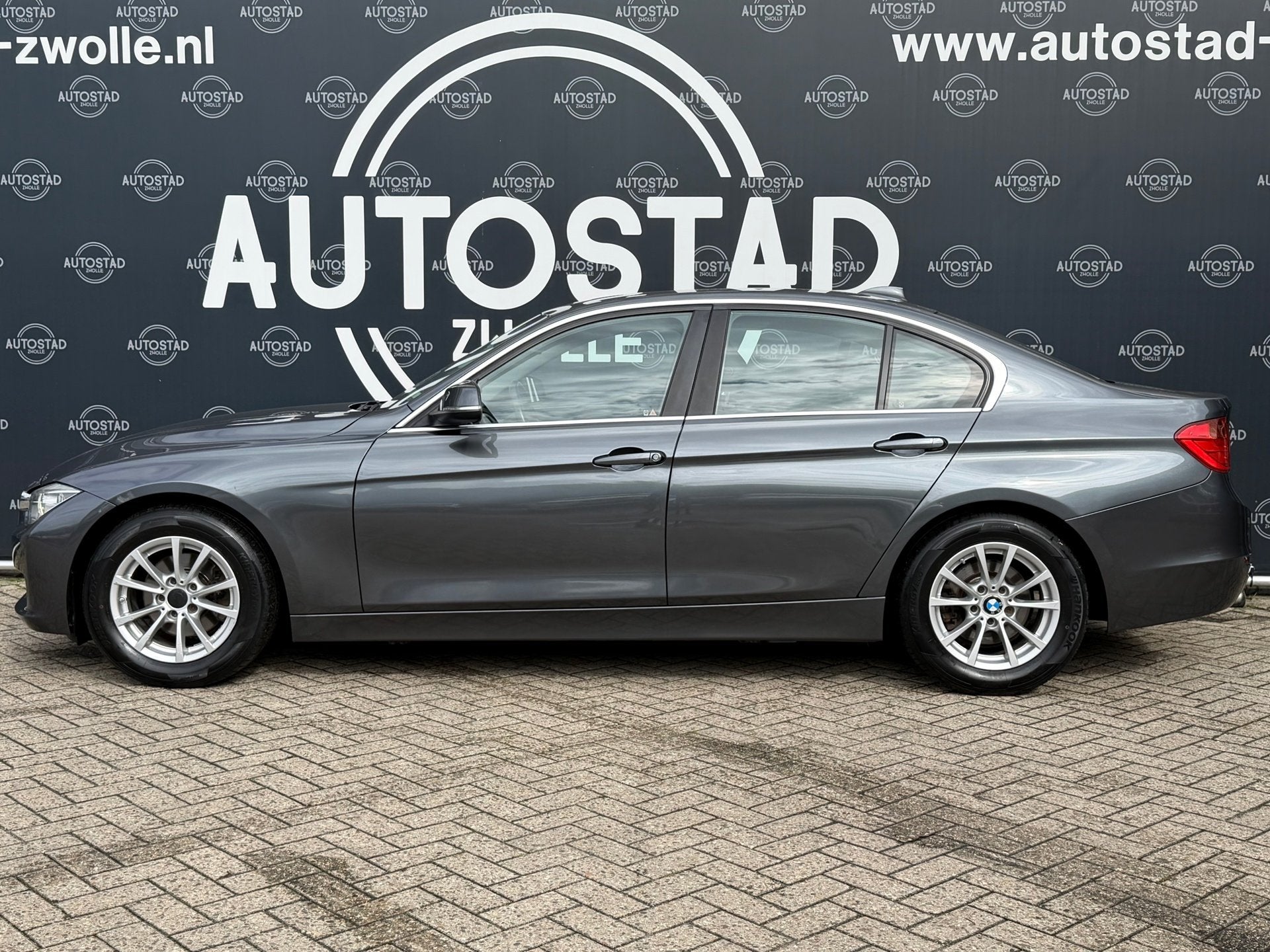 BMW 3-serie 320i EfficientDynamics Edition High Executive NL, Achterwielaandrijving, 4 cilinders, 170 pk, 3-Serie