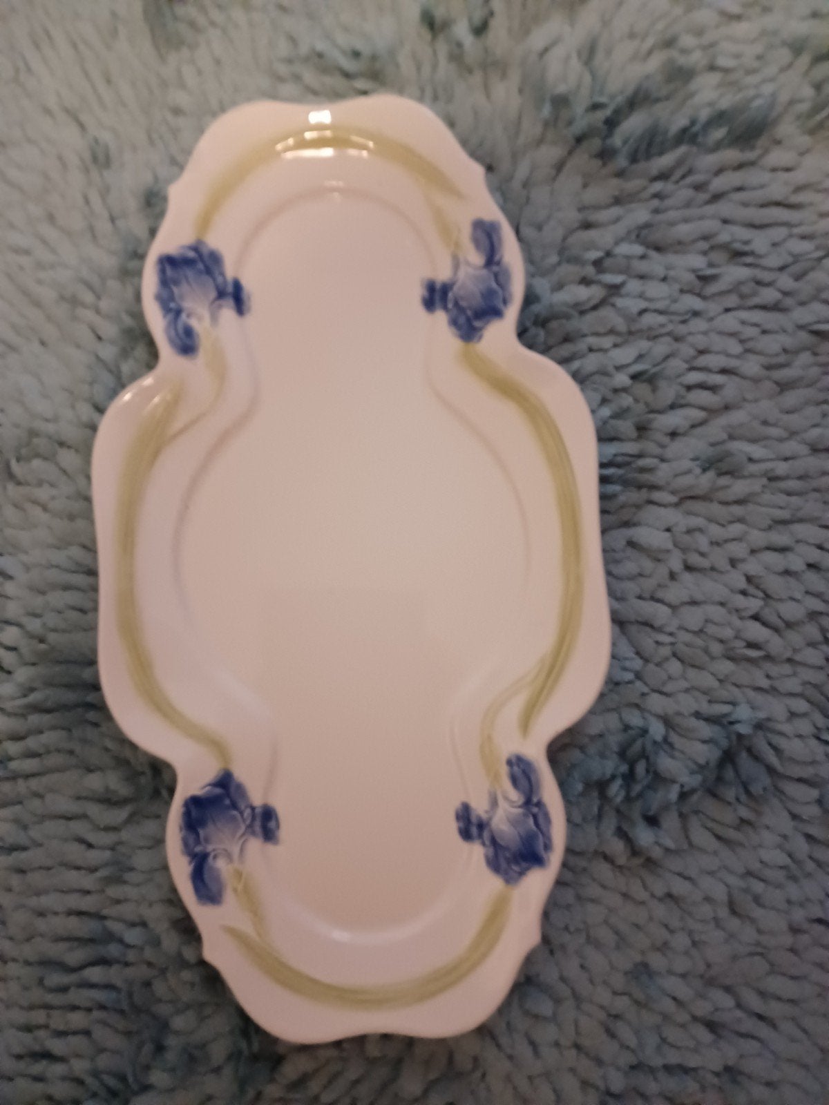 thomas bavaria ivory  schaal met blauwe  irissen, Ophalen of Verzenden