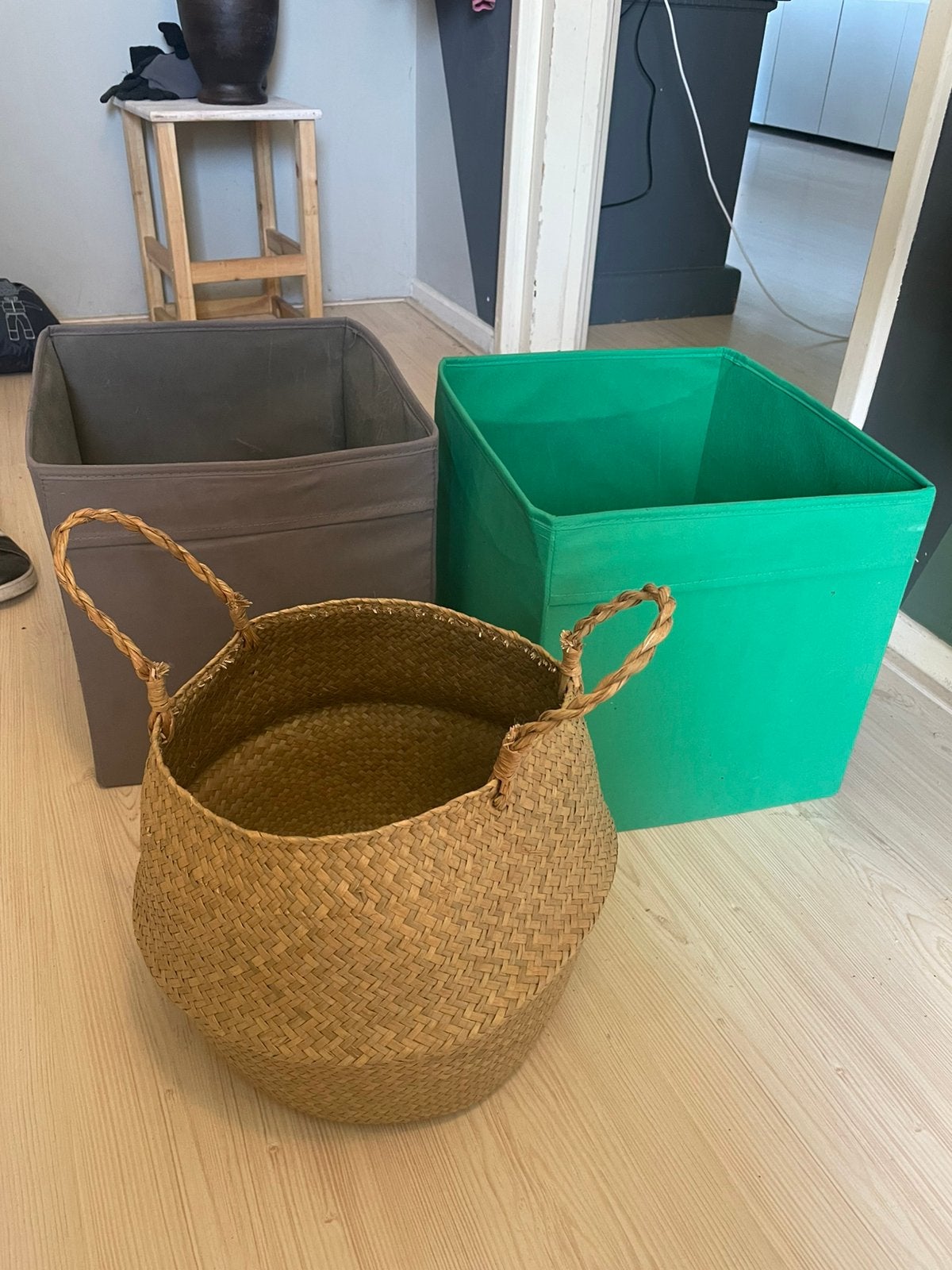 Gratis 2 ikea bakken en mand, Ophalen, Gebruikt, Rechthoekig, Riet