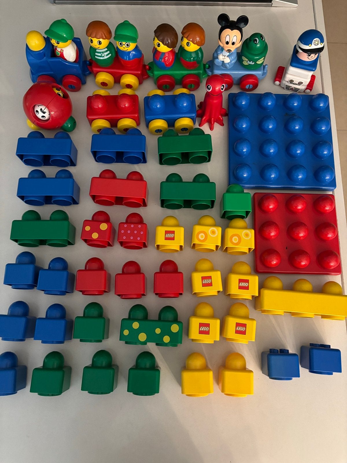 Grote partij LEGO Primo Duplo met poppetjes en voertuigen, Ophalen of Verzenden, Zo goed als nieuw, Duplo