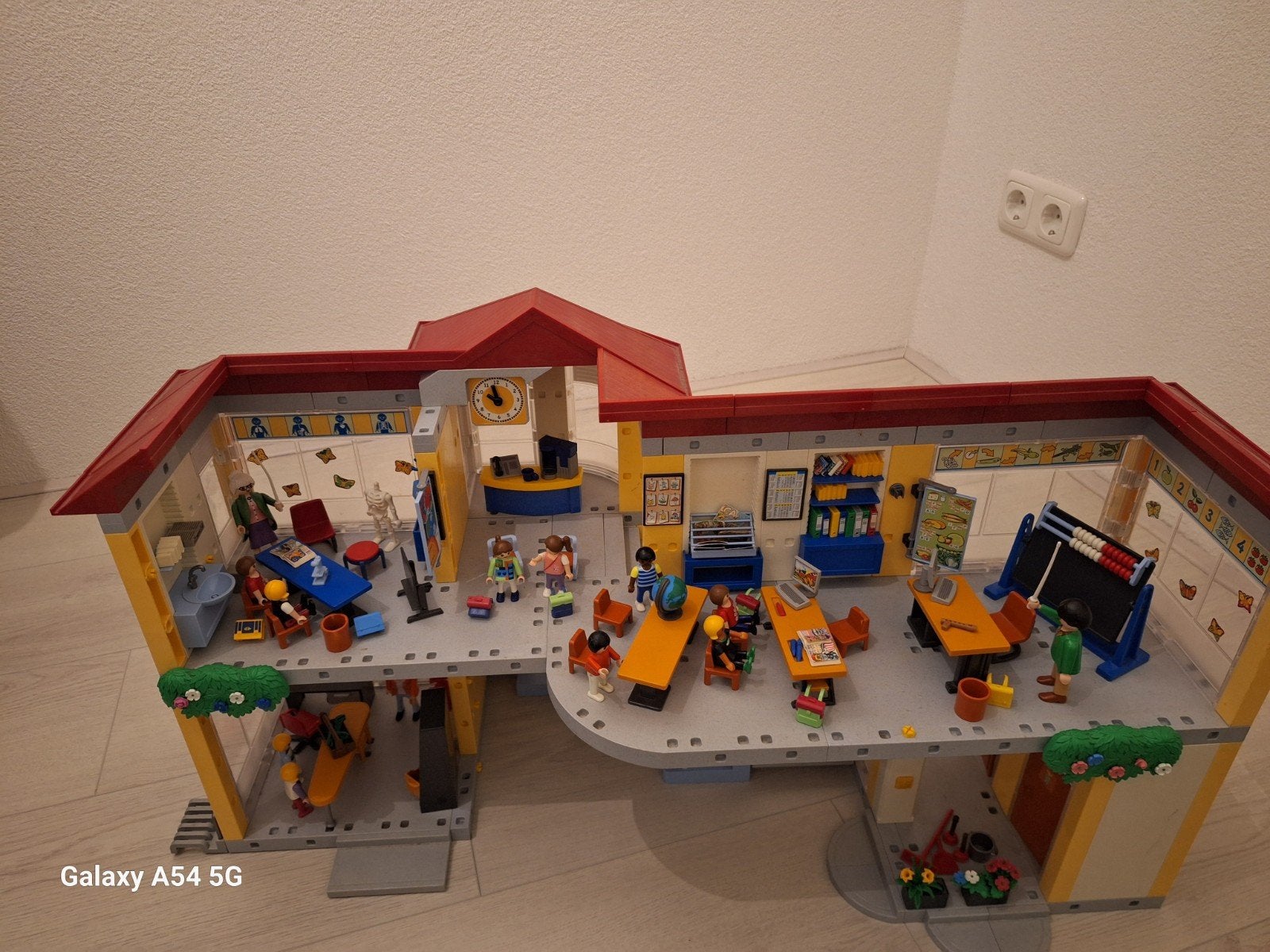 Playmobil Grote School met Gymzaal en veel Accessoires, Ophalen