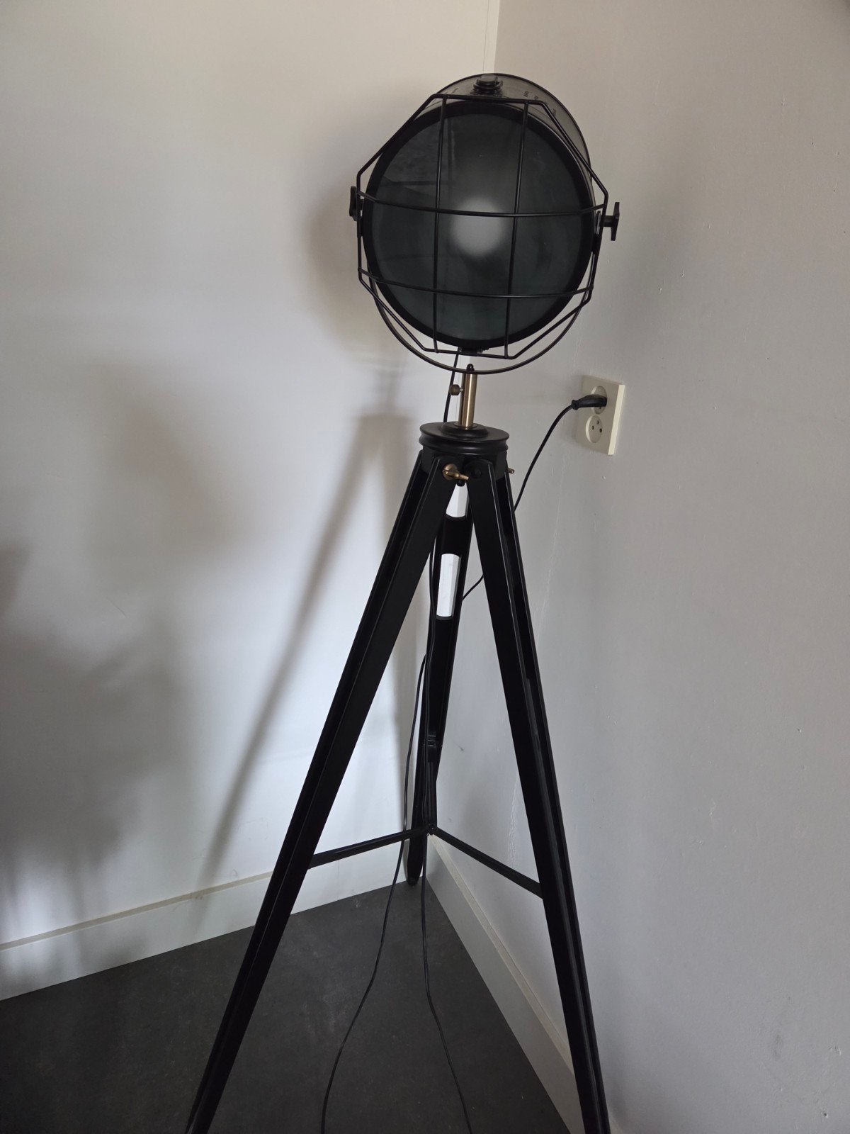 Industriële staande lamp, Huis en Inrichting, Lampen | Vloerlampen, Ophalen, Zo goed als nieuw, 150 tot 200 cm
