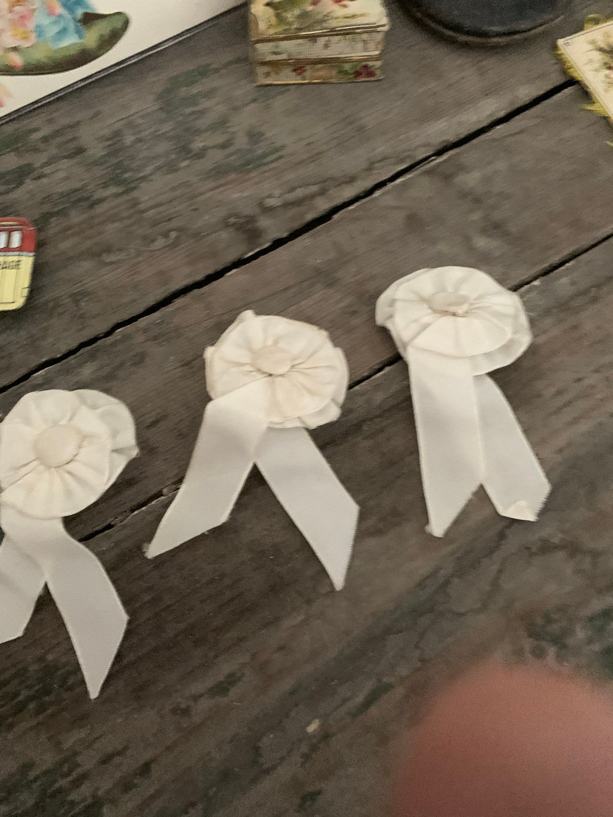 Set van 3 vintage zijden stoffen bloemen met linten, Ophalen of Verzenden