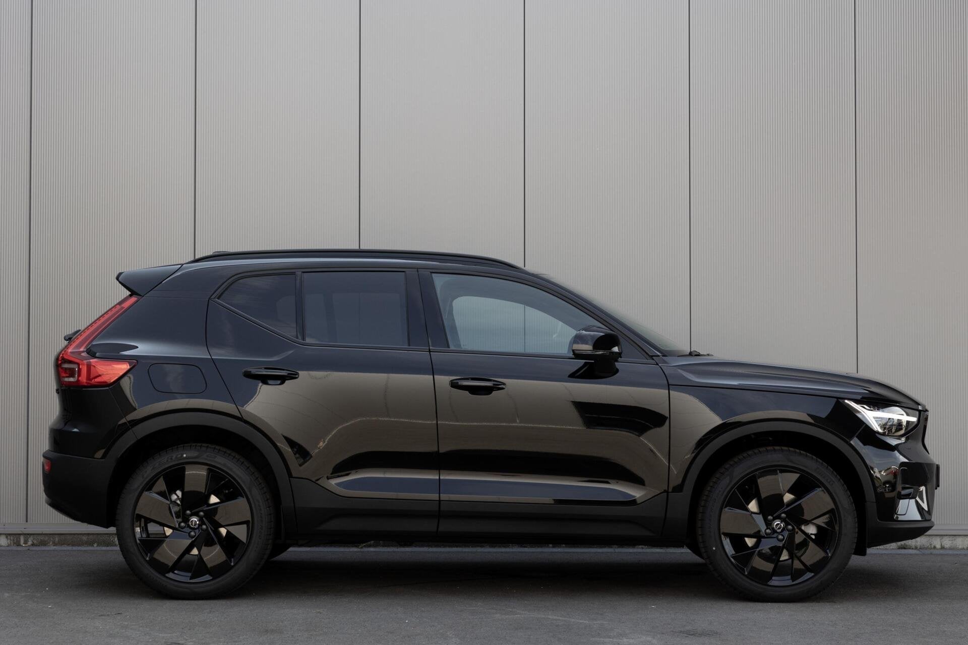 Volvo XC40 | B3 Ultra Dark|Black Edition|MY 2027|FULL OPTION, Auto's, Volvo, Dealer onderhouden, 15 km/l, Gebruikt, Zwart