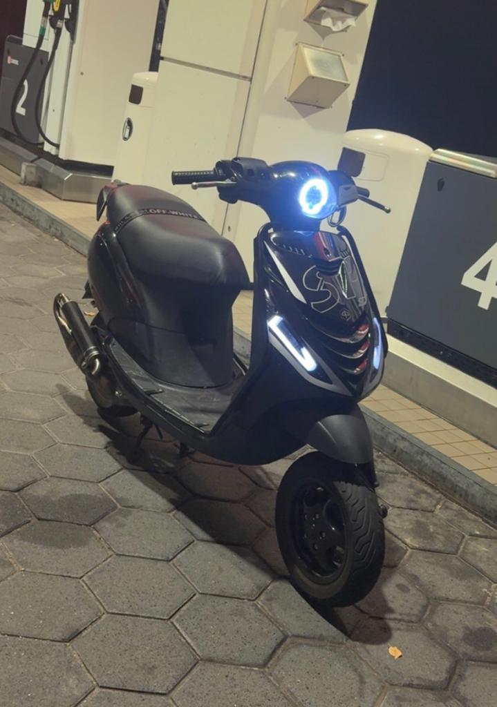 Piaggio zip 2 takt, Ophalen, Zip, Zo goed als nieuw, Benzine