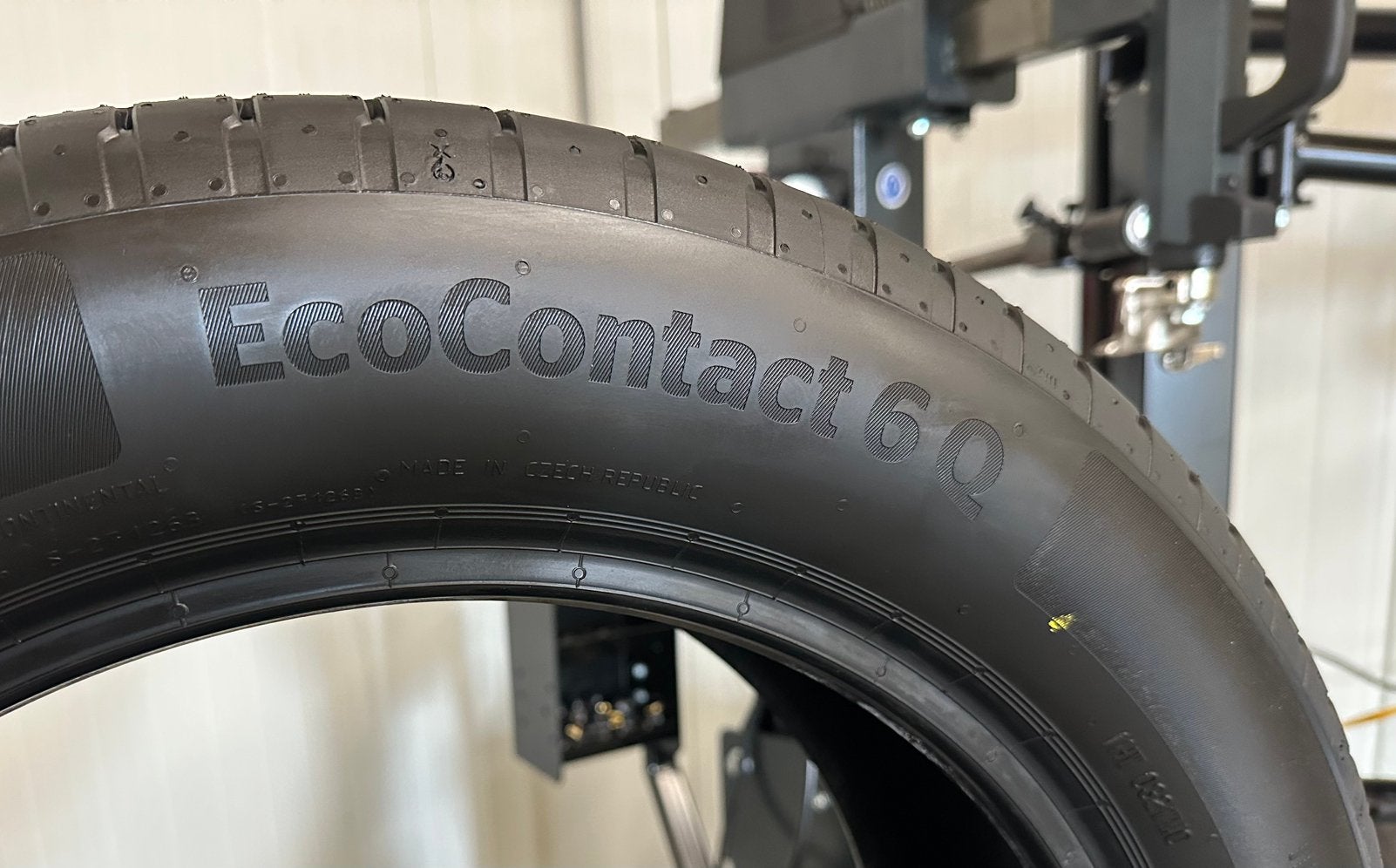 4 Stuks Continental 215 55 18 Zomerbanden Inclusief Montage, 18 inch, 215 mm, 215/55 R18, Ophalen of Verzenden