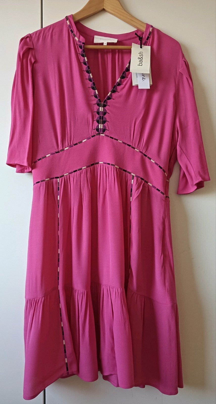 Bash jurk in maat 38 NIEUW, Kleding | Dames, Jurken, Nieuw, Maat 38/40 (M), Roze, Knielengte, Ophalen of Verzenden