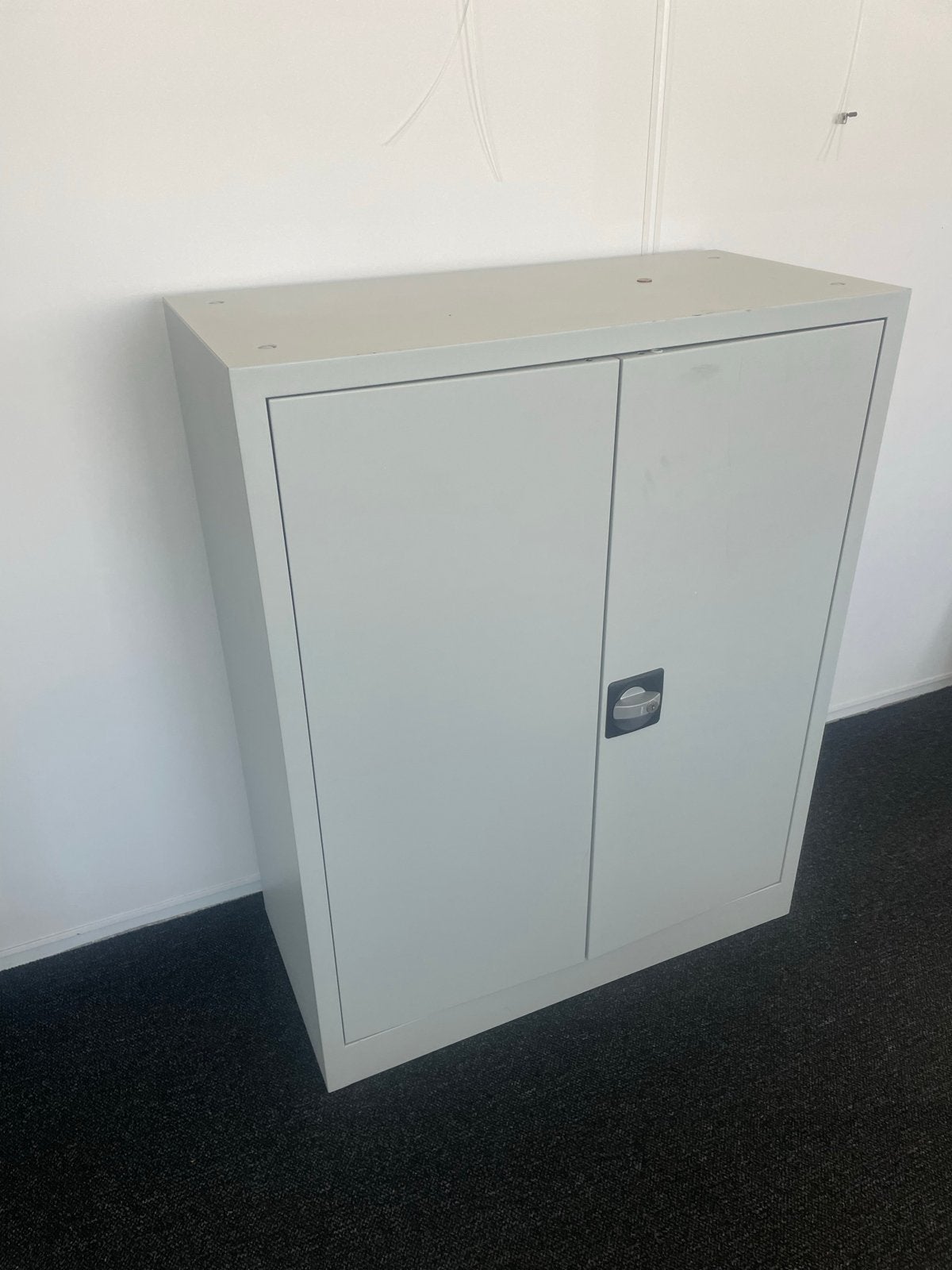 Metalen archiefkast met twee deuren, Ophalen, Gebruikt
