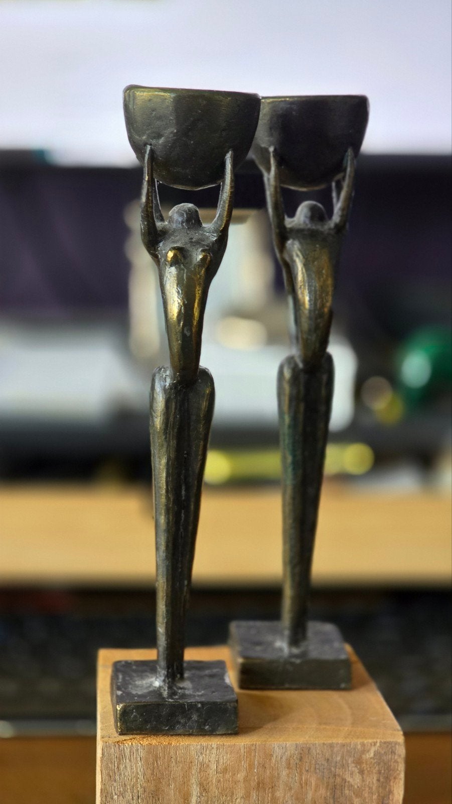 Decoratieve bronzen kandelaars met figuren, Ophalen of Verzenden, Koper of Brons