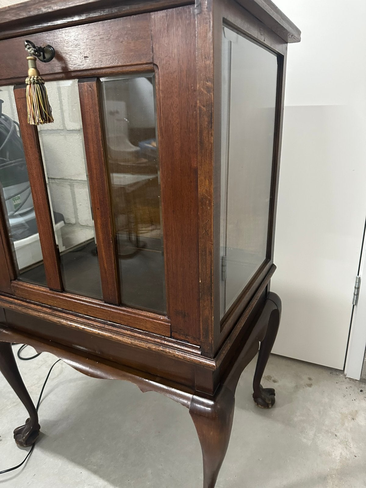Glas vitrinekastje, hardhout, met 2glas plaatjes, Ophalen, Gebruikt, Glas, 100 tot 150 cm