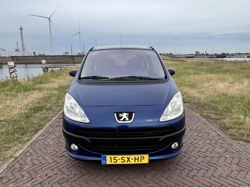 Peugeot 1007 1.4 Sesam Gentry AIRCO|NW APK, Auto's, Voorwielaandrijving, Zwart, 4 cilinders, 49 €/maand