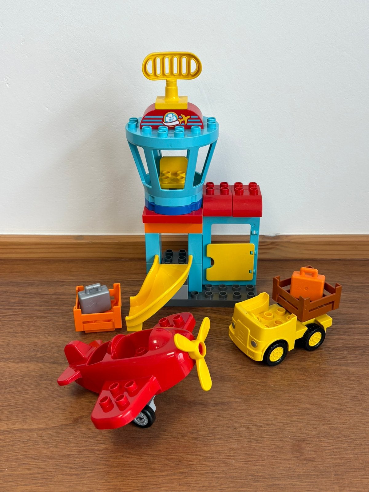Duplo vliegveld met vliegtuig, Ophalen of Verzenden, Zo goed als nieuw, Duplo
