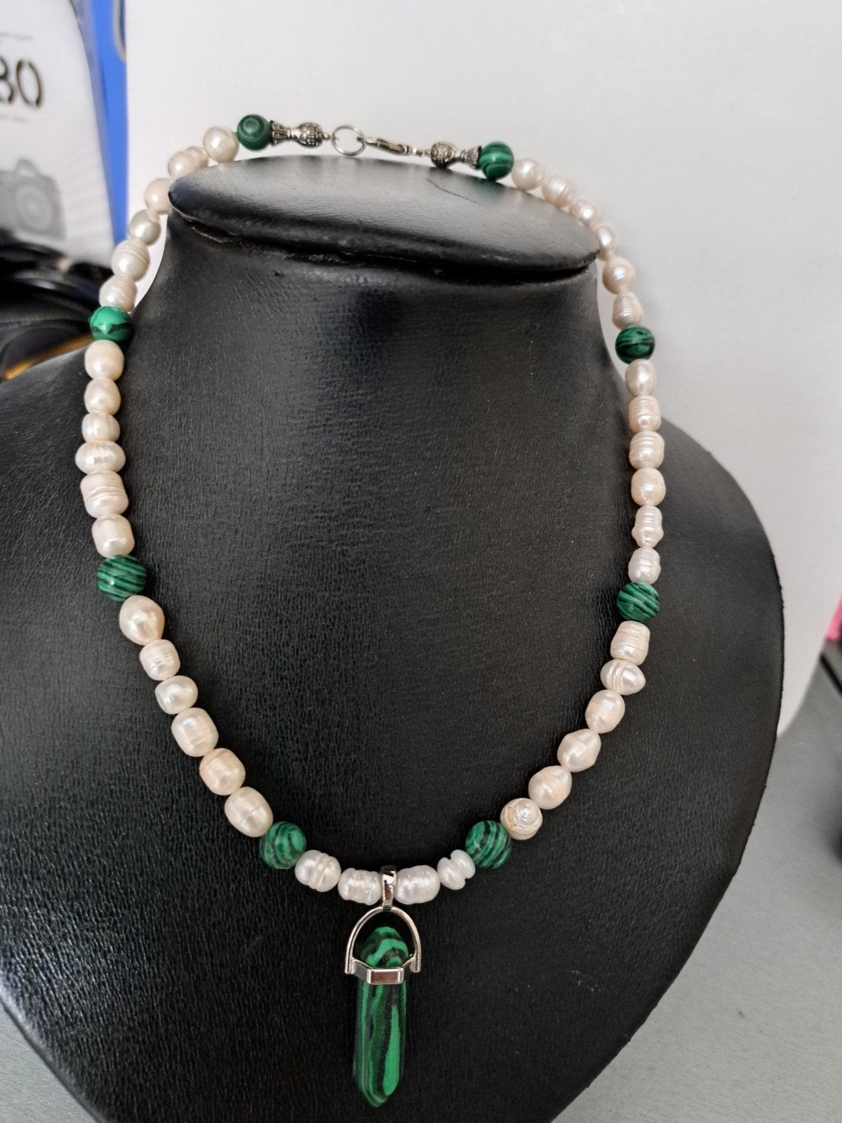 Ketting zoetwaterparels met m a l achiet, Ophalen of Verzenden, Nieuw, Groen, Steen of Mineraal