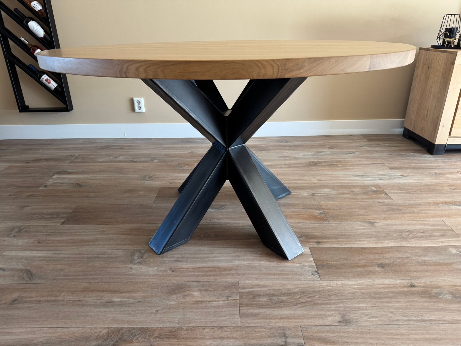 Ronde eiken eettafel met metalen X-poot - 130cm, Ophalen, Gebruikt, 100 tot 150 cm, Eikenhout
