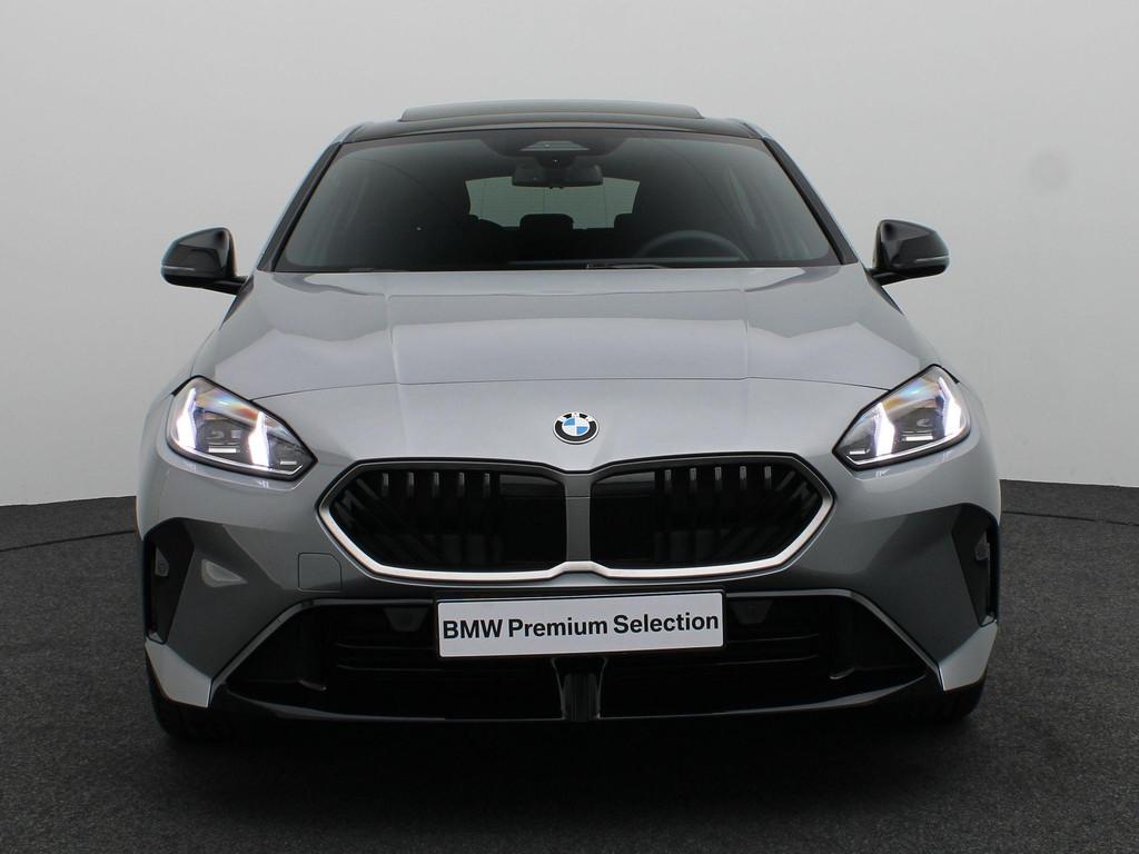 BMW 1 Serie 120 M Sportpakket | Premium Pack | Stuurwielrand, Met garantie (alle), Origineel Nederlands, Bedrijf, 19 km/l