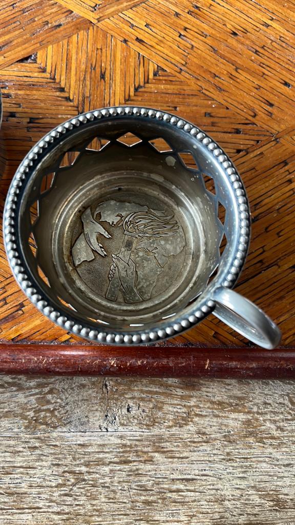 Set van 2 Russische theeglazen uit de jaren 60 mooie staat, Antiek en Kunst, Ophalen of Verzenden