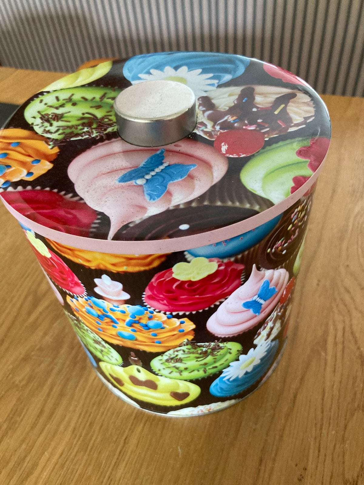 Decoratief koekjesblik of snoepblik met cupcake design, Ophalen of Verzenden, Gebruikt