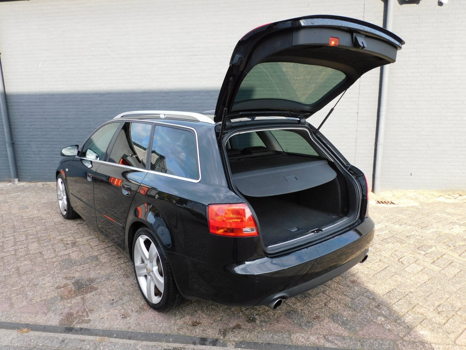 Audi A4 Avant 1.8 Turbo Advance PANO/SCHUIFDAK! CRUISE! CLIM, Auto's, Stof, Gebruikt, Zwart, 4 cilinders