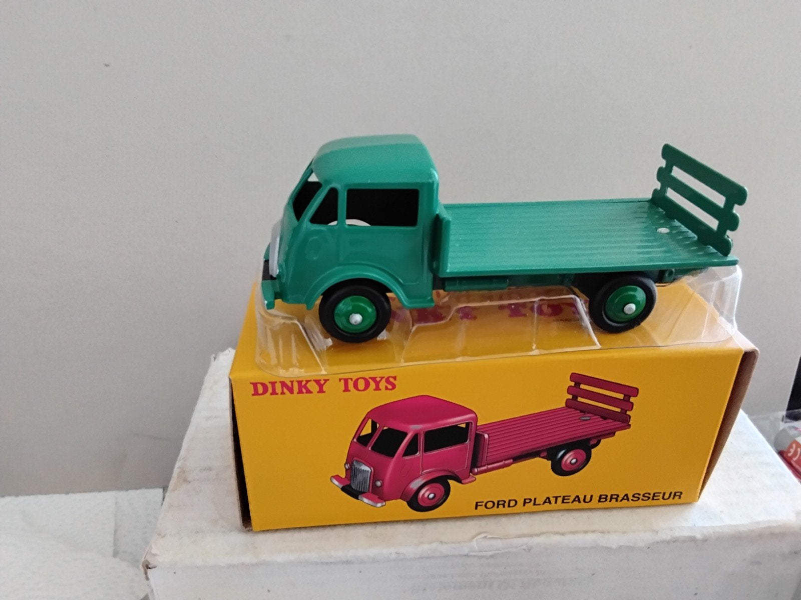 DINKY  TOYS  ATLAS  FORD PLATEAU BRASSEUR  NO  25  H ,, Verzenden, Auto, Dinky Toys