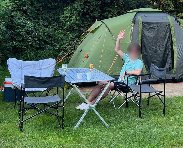 4 Camping stoelen en 4 persoons camping tafel., Ophalen, Zo goed als nieuw, Campingstoel