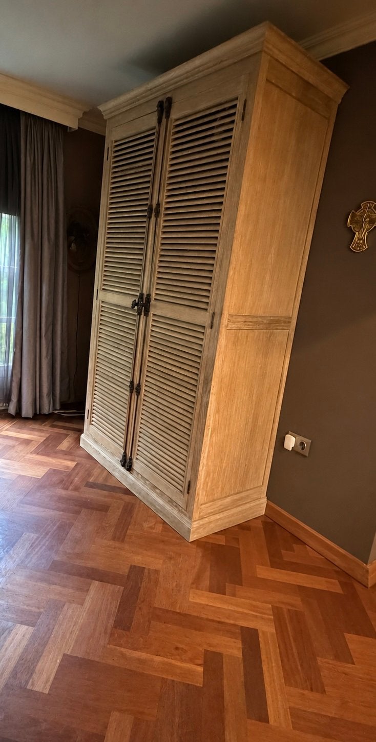 Massief houten kast riviera maison, Ophalen, Zo goed als nieuw, 25 tot 50 cm
