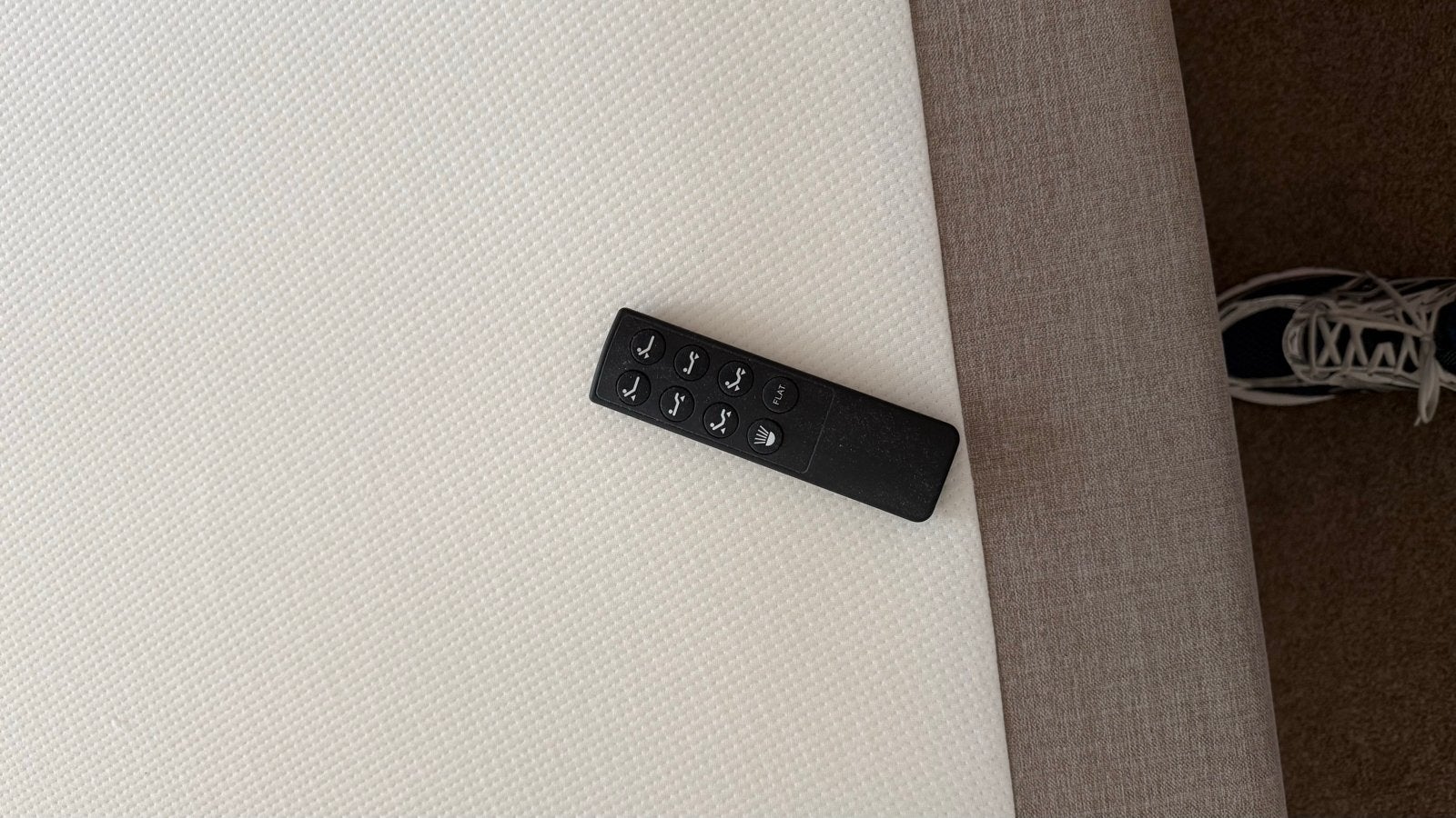 Elektrisch bed NL Slaapt 120x200 cm met nachtkastje, Ophalen, Verstelbaar, Zo goed als nieuw, Twijfelaar