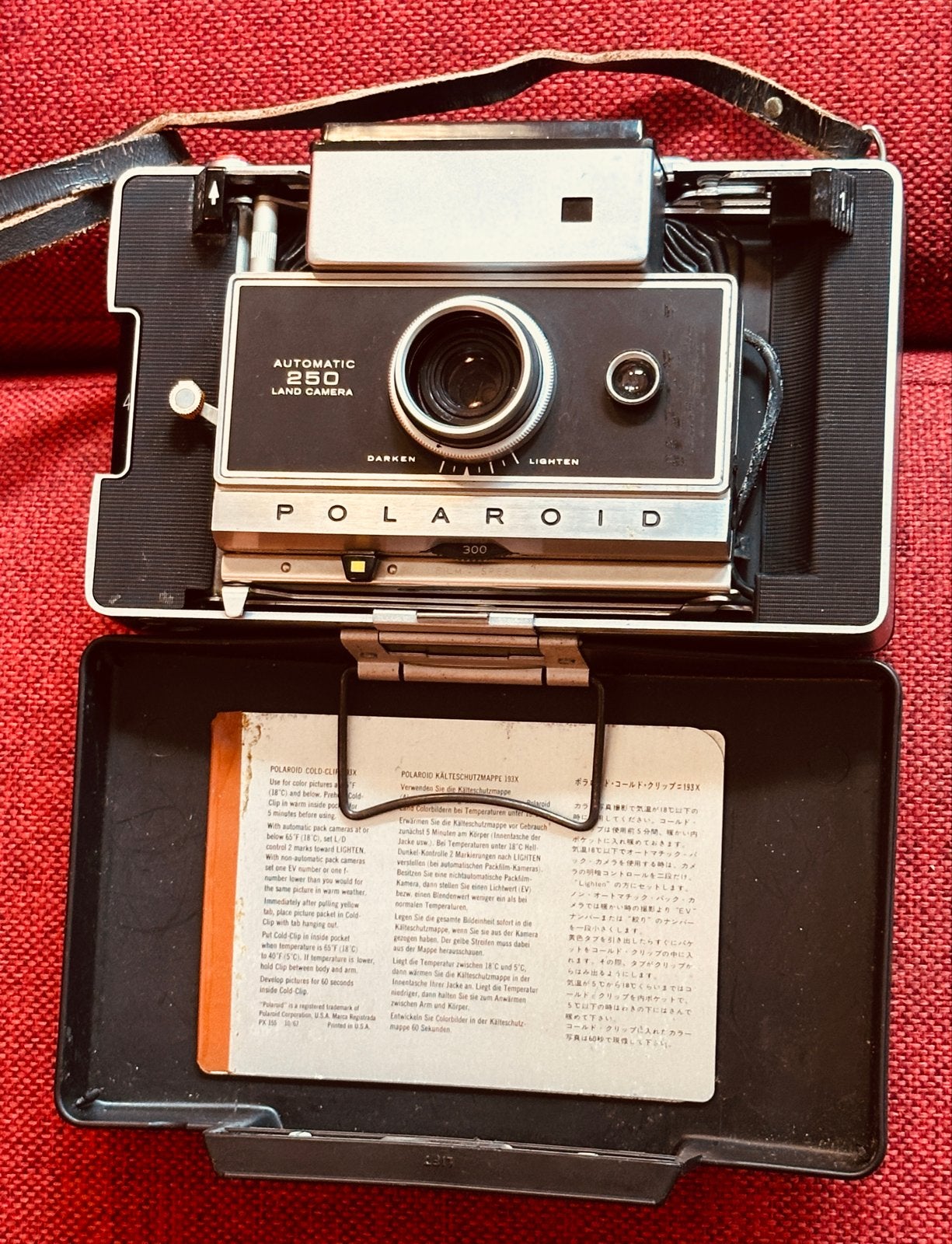 Vintage Polaroid Automatic 250 Land Camera met accessoires, Audio, Tv en Foto, Fotocamera's Analoog, Ophalen, Gebruikt, Polaroid
