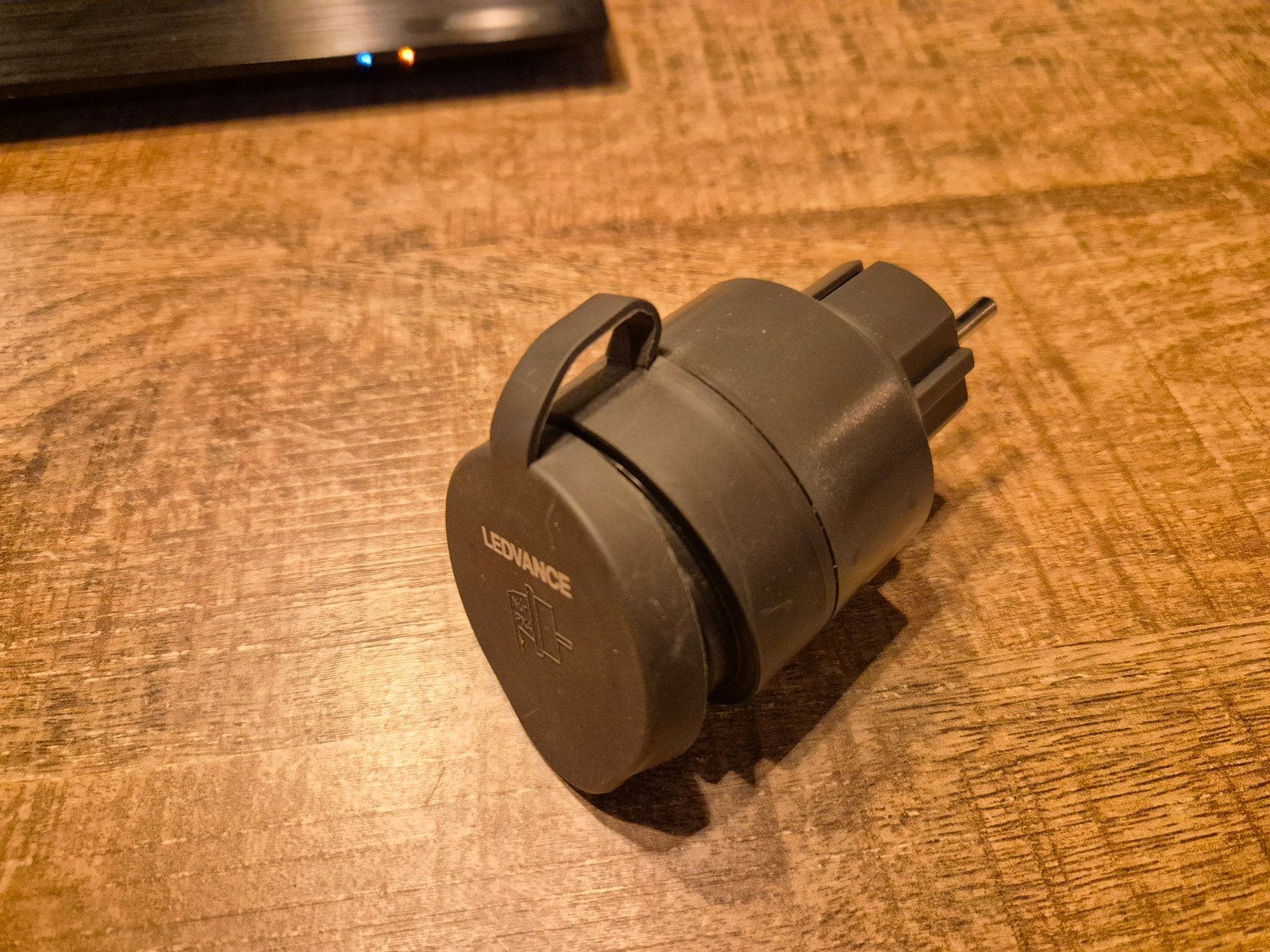 Ledvance Zigbee Compact Outdoor Plug EU - Slimme Stekker, Ophalen of Verzenden, Zo goed als nieuw, Grijs, Kunststof