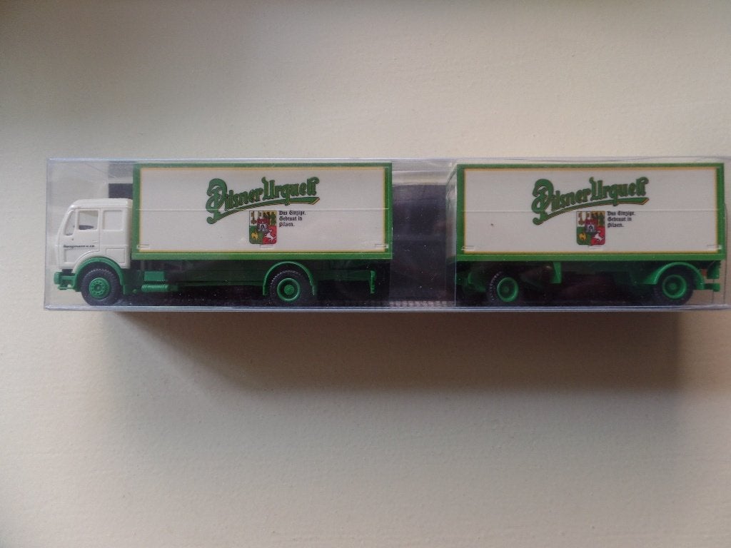 Mercedes vrachtwagen/aanhanger Urquel Albedo Herpa, Hobby en Vrije tijd, Verzenden, Nieuw, Bus of Vrachtwagen, Herpa