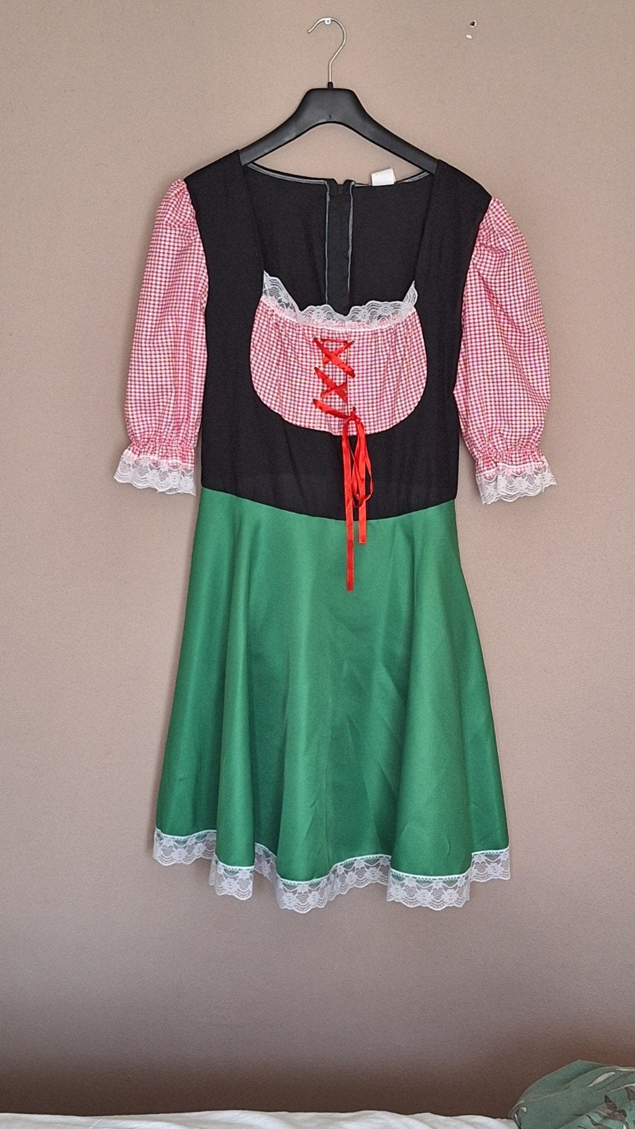 Dirndl Oktoberfest jurk
maat L, Maat 42/44 (L), Ophalen of Verzenden, Kleding, Overige thema's