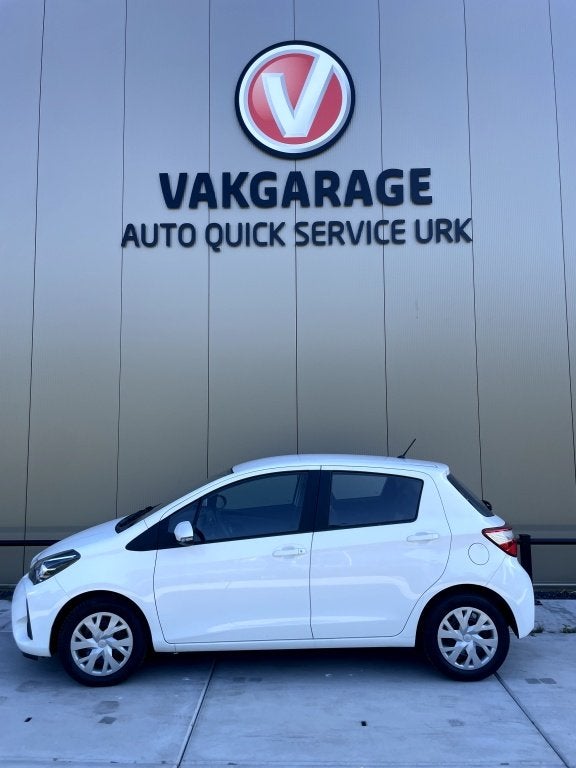 Toyota Yaris 1.0I ACTIVE (bj 2019), Auto's, Toyota, 0 cilinders, Overige carrosserieën, Wit, Origineel Nederlands