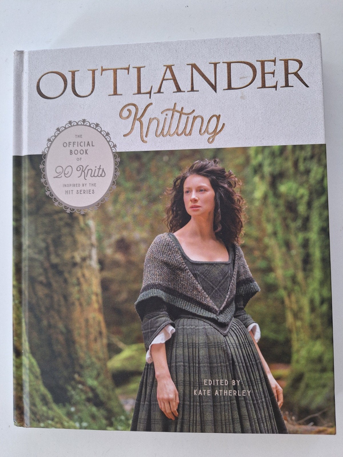 Outlander knitting , boek met brei patronen uit de tv serie, Ophalen of Verzenden, Zo goed als nieuw, Breien en Haken