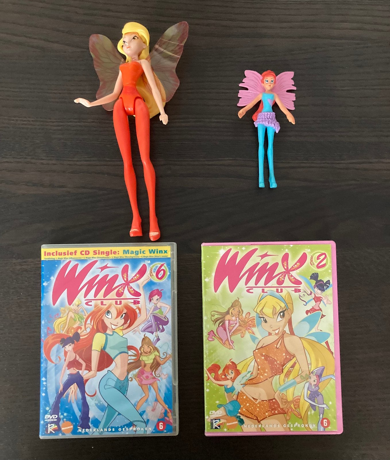 2 Winx dvds (1 met cd single) plus 2 poppetjes, Alle leeftijden, Ophalen of Verzenden, Gebruikt