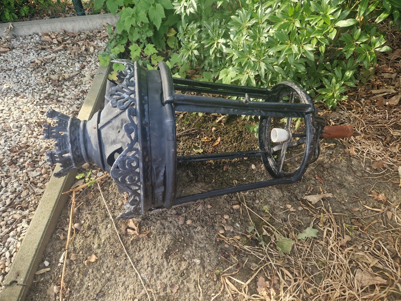Antieke gietijzeren lantaarnpaal, Tuin en Terras, Buitenverlichting, Ophalen, Gebruikt, IJzer
