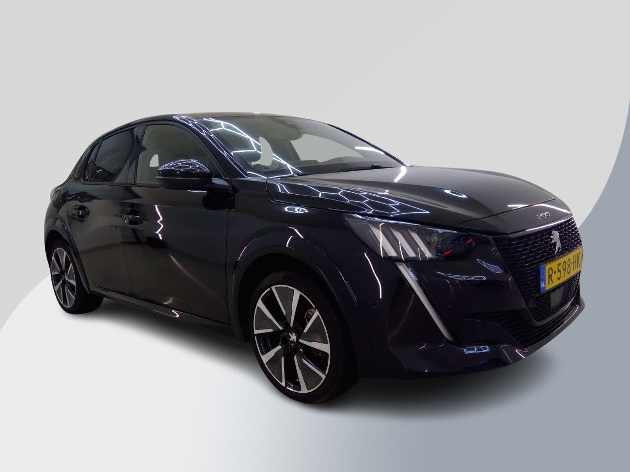 Peugeot e-208 EV GT Pack 50 kWh Verwacht! | SOH 94,3 % | Nav, Auto's, 136 pk, Gebruikt, 351 km, Zwart