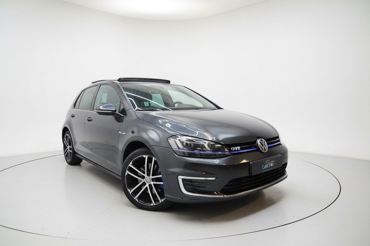 Volkswagen Golf 1.4 TSI GTE PANO NAVI PDC SFEER TREKH NAP, 8 kWh, Stof, Gebruikt, 4 cilinders