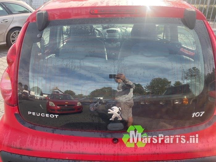 Achterklep van een Peugeot 107 (KTB)