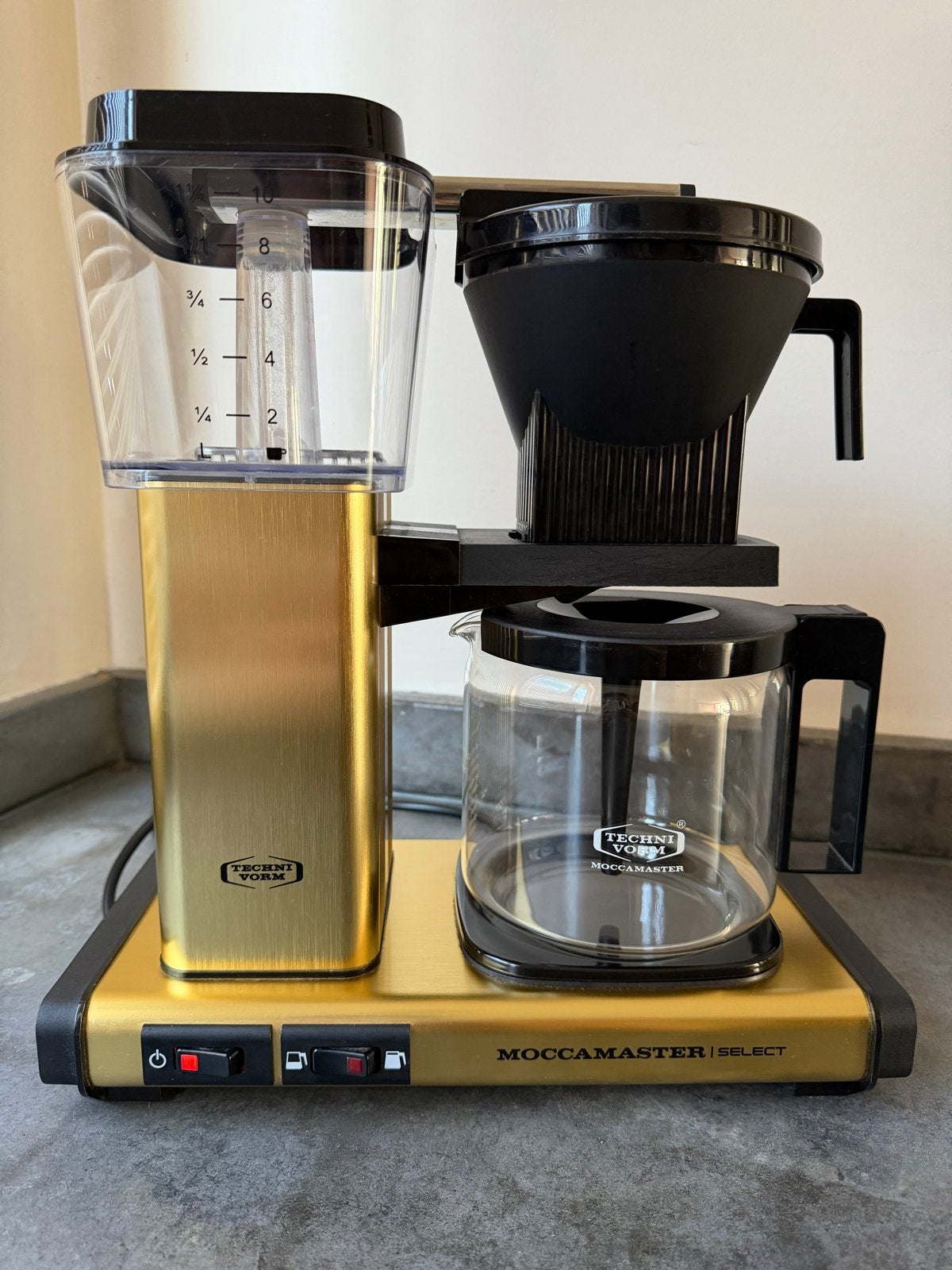 Technivorm Moccamaster KBG Select Brushed Brass – als nieuw!, 10 kopjes of meer, Koffiemachine, Gemalen koffie, Ophalen of Verzenden
