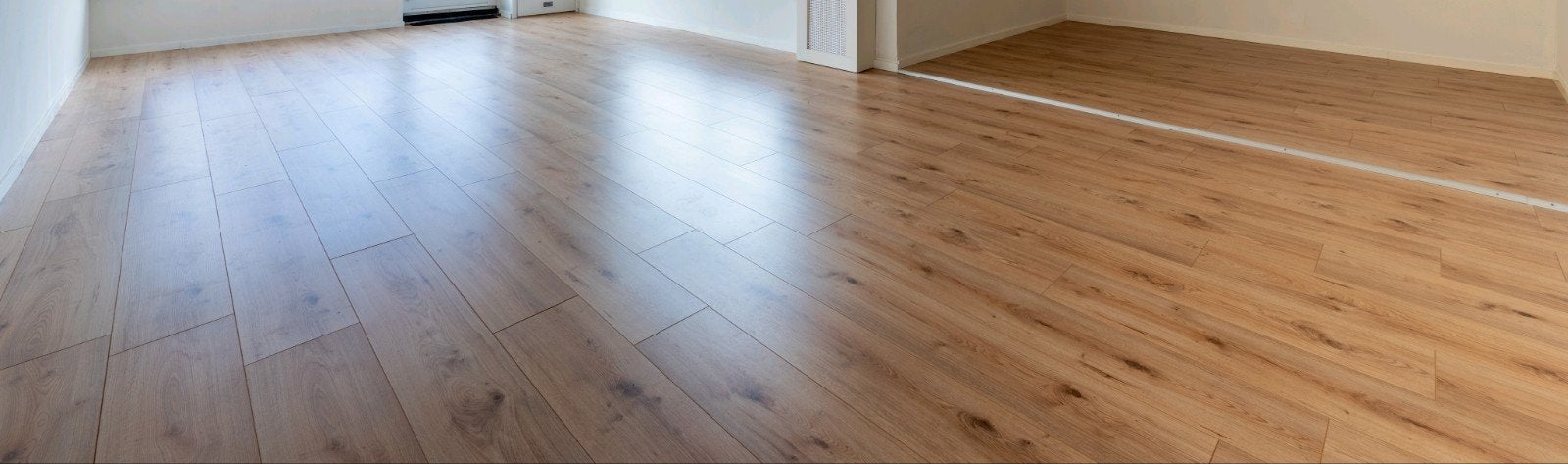 Laminaat vloer - Tegen elk aannemelijk bod, Huis en Inrichting, Stoffering | Vloerbedekking, Ophalen, Gebruikt, Bruin, 25 tot 50 m²