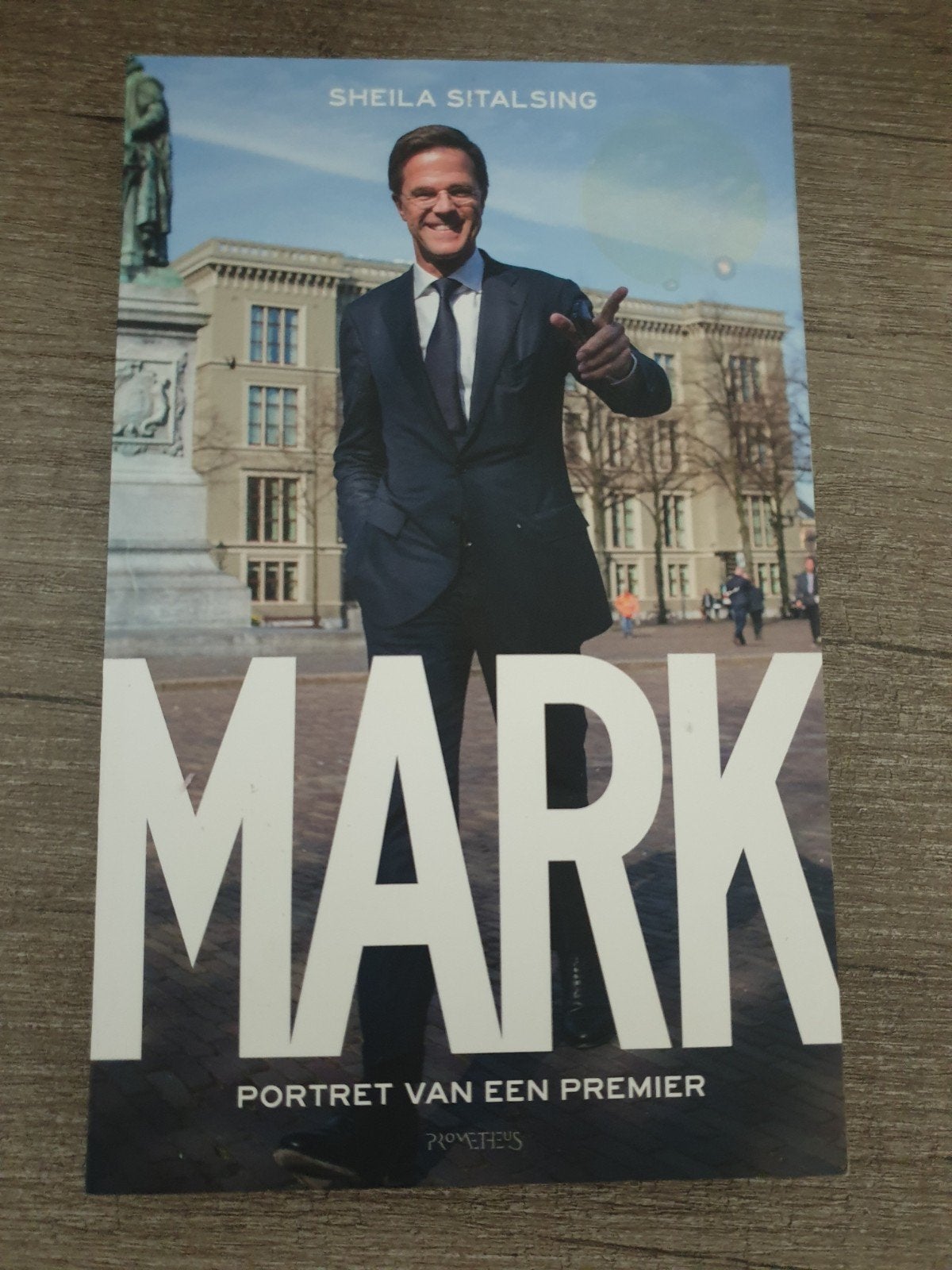 MARK: Portret van een Premier - Sheila Sitalsing, Gelezen, Sheila Sitalsing, Ophalen of Verzenden, Politiek en Staatkunde