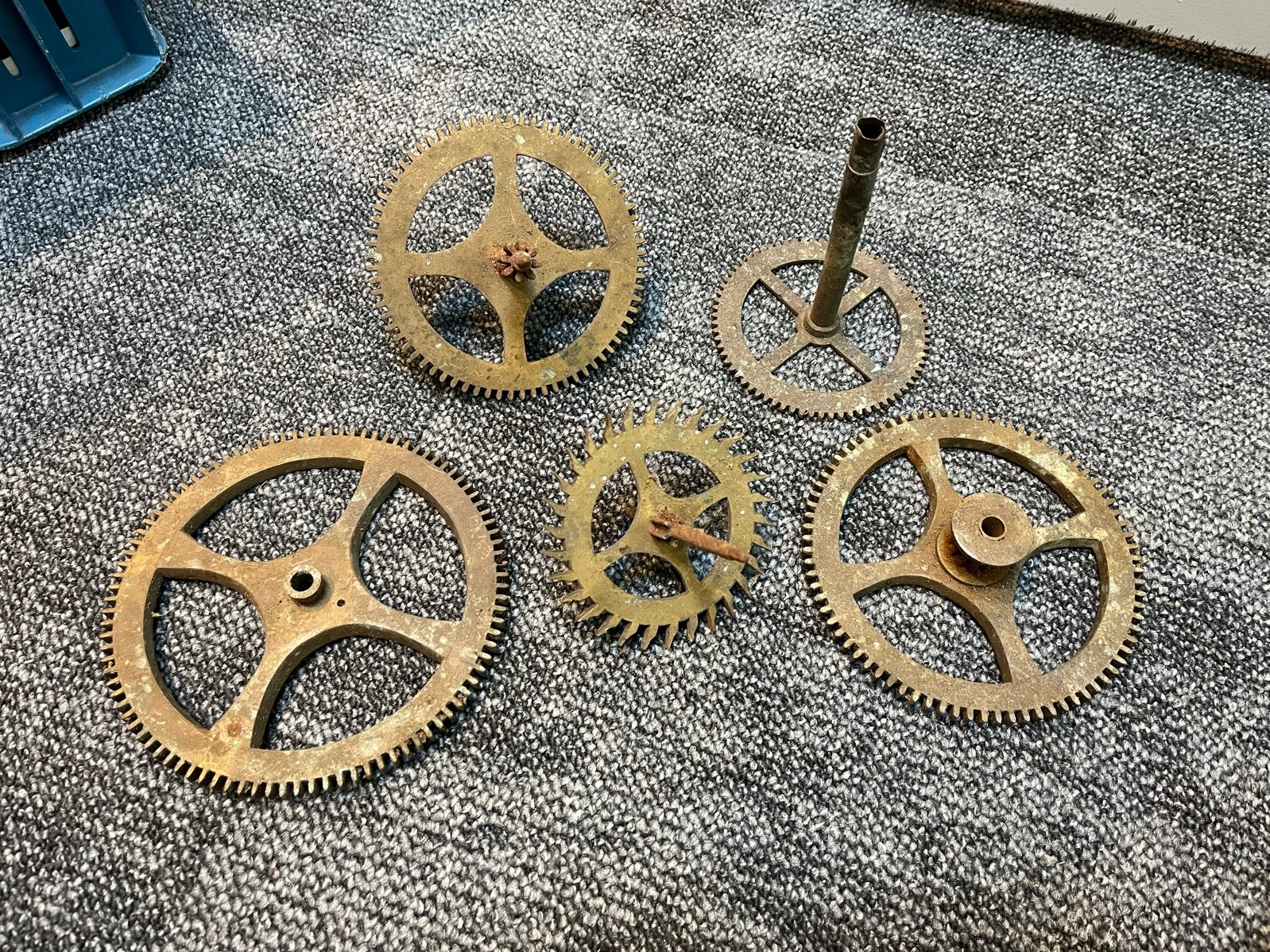 Set van 5 antieke messing tandwielen van torenuurwerk, Antiek en Kunst, Antiek | Klokken, Ophalen of Verzenden